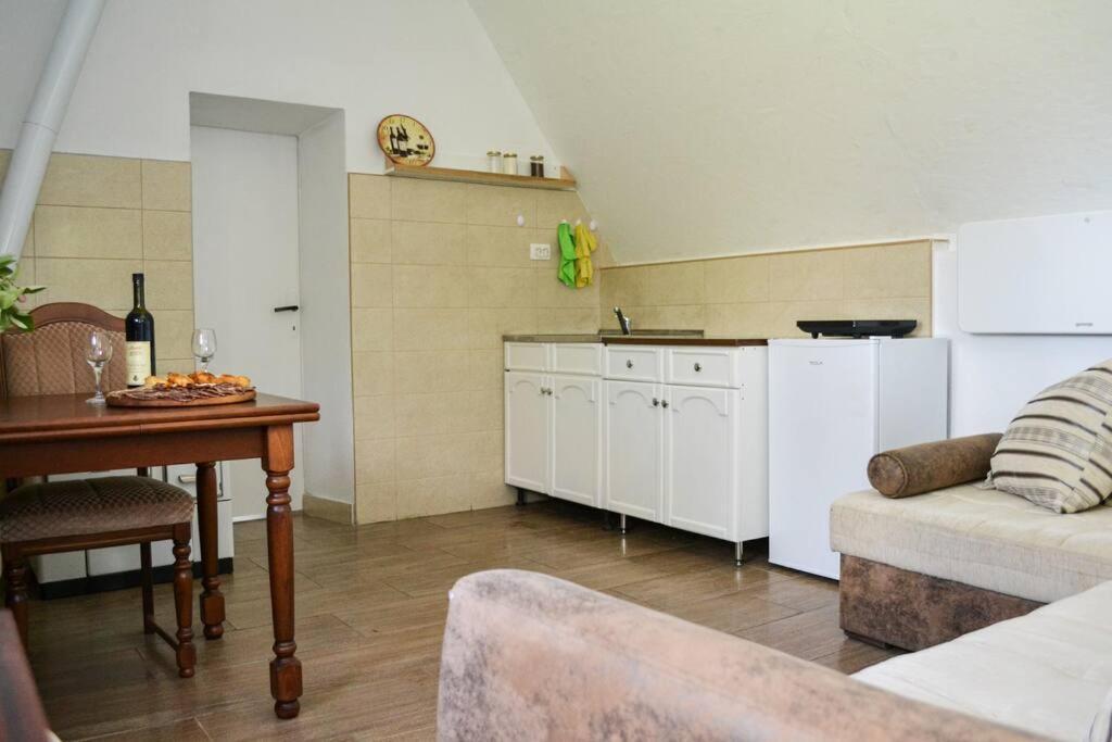 Grandma'S Hut Βίλα Nikšić Εξωτερικό φωτογραφία